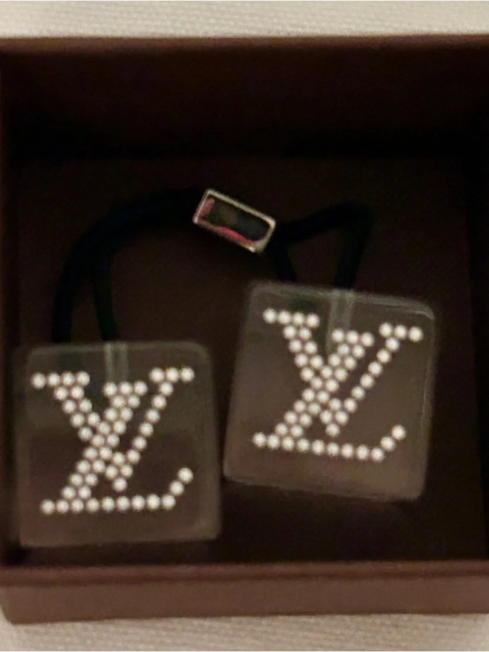 Louis Vuitton Crystal Hair Cubes, Collectable, like New! In original box - Picture 2 of 4